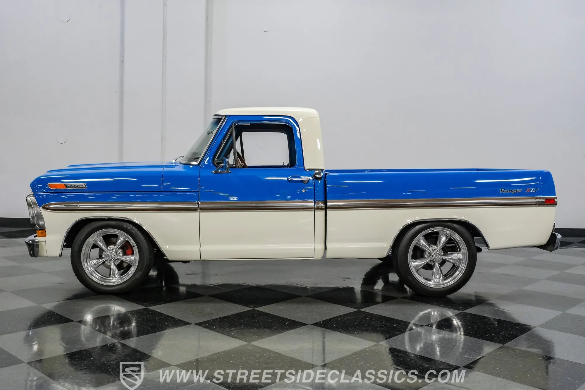 1972 Ford F-100 Ranger XLT Tribute - 2