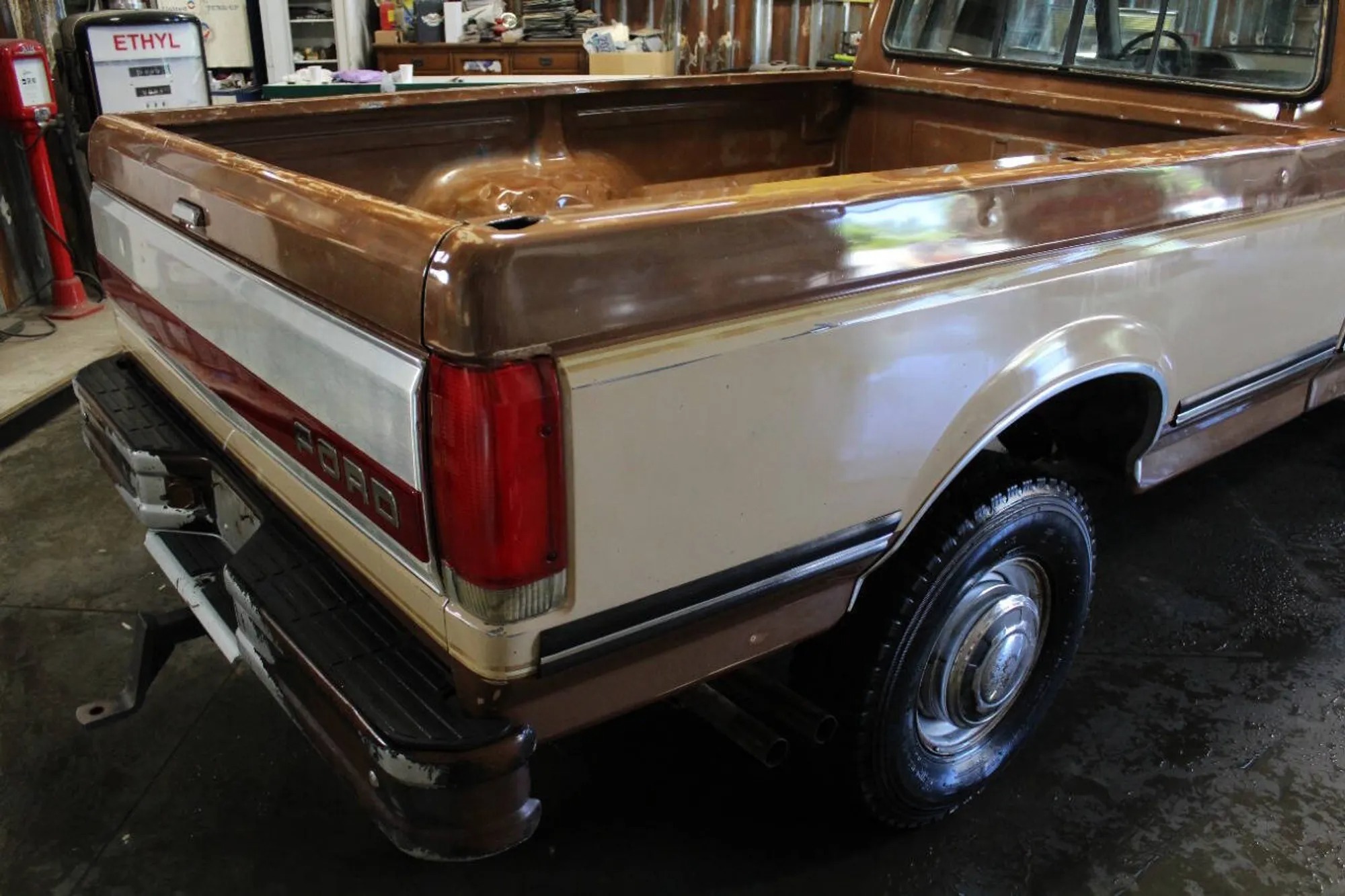 1990 Ford F-250 XLT Lariat