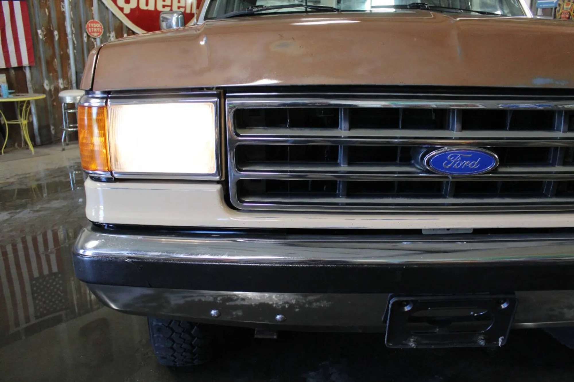 1990 Ford F-250 XLT Lariat