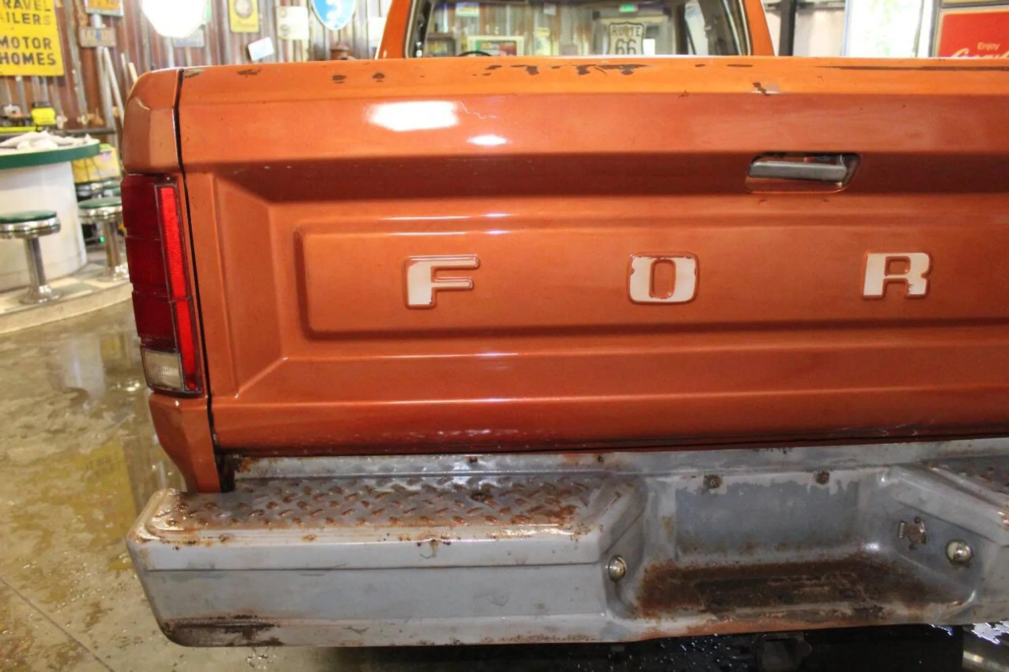 1984 Ford F-250 XL