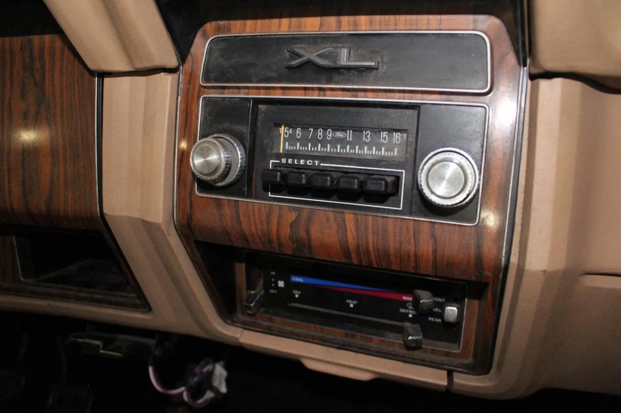 1984 Ford F-250 XL