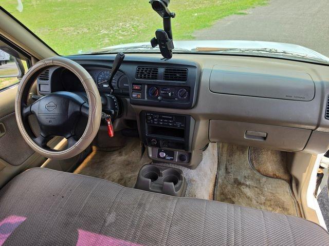 1999 Nissan Frontier XE