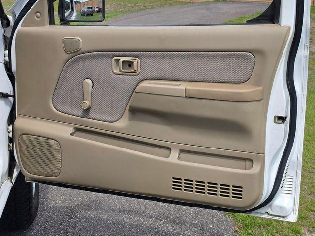 1999 Nissan Frontier XE