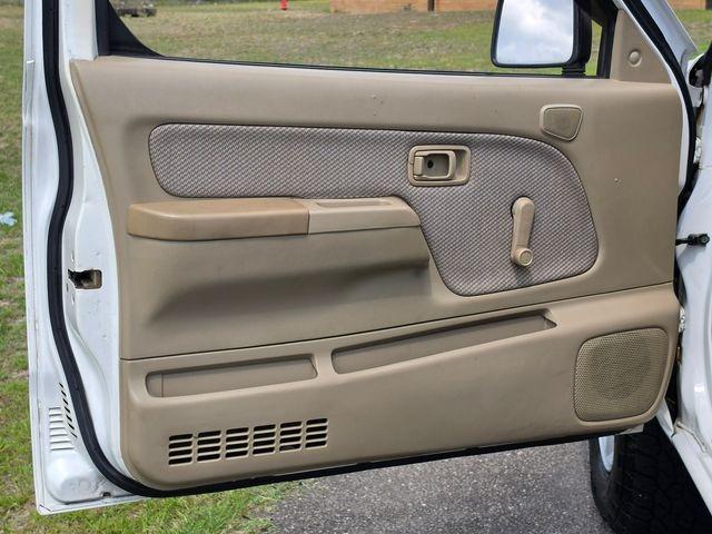 1999 Nissan Frontier XE