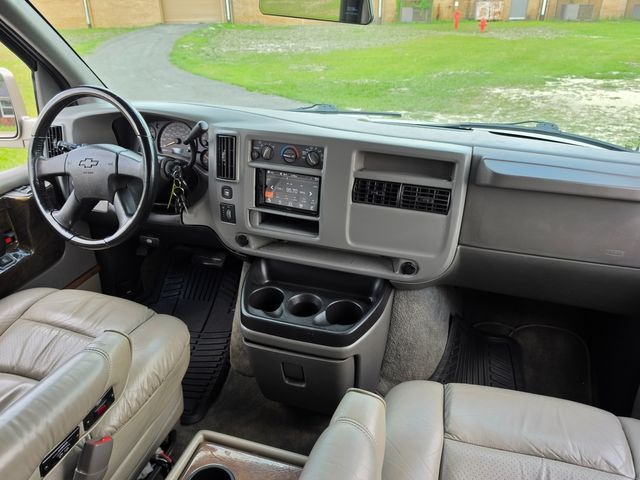 2004 Chevrolet Express G1500 Explorer Limited SE