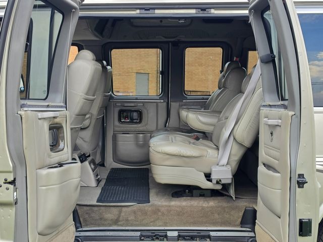 2004 Chevrolet Express G1500 Explorer Limited SE