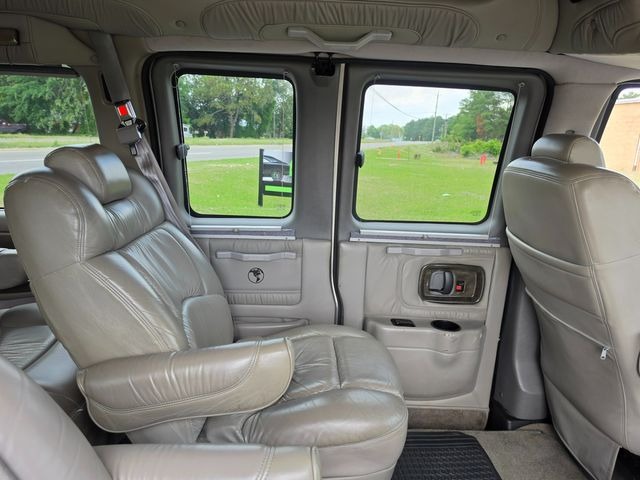 2004 Chevrolet Express G1500 Explorer Limited SE