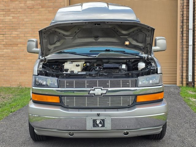 2004 Chevrolet Express G1500 Explorer Limited SE