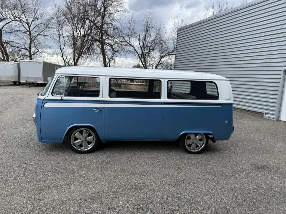1974 Volkswagen Type II Custom Bus - 3