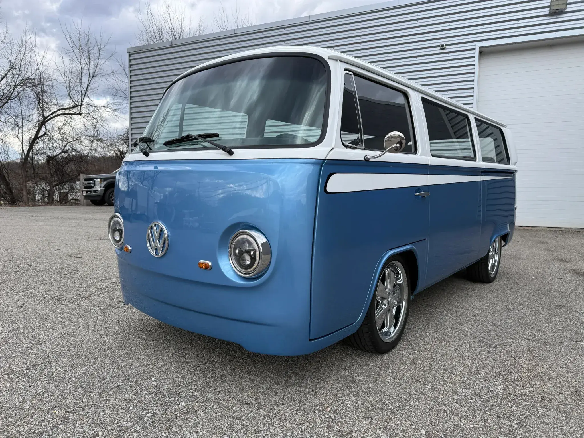 1974 Volkswagen Type II Custom Bus - 4