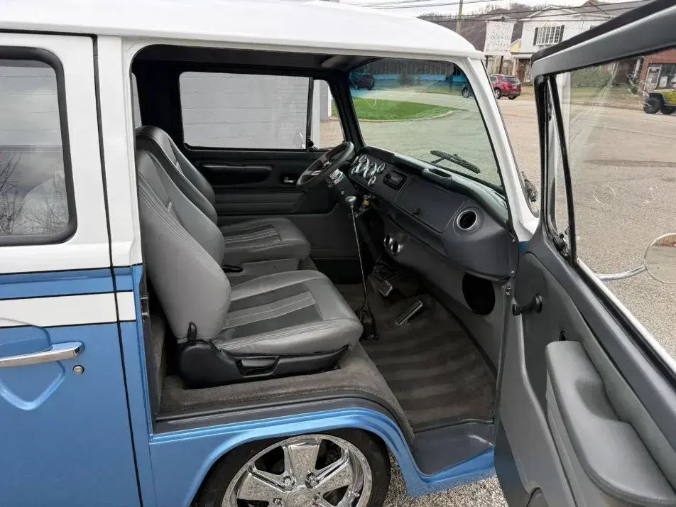 1974 Volkswagen Type II Custom Bus