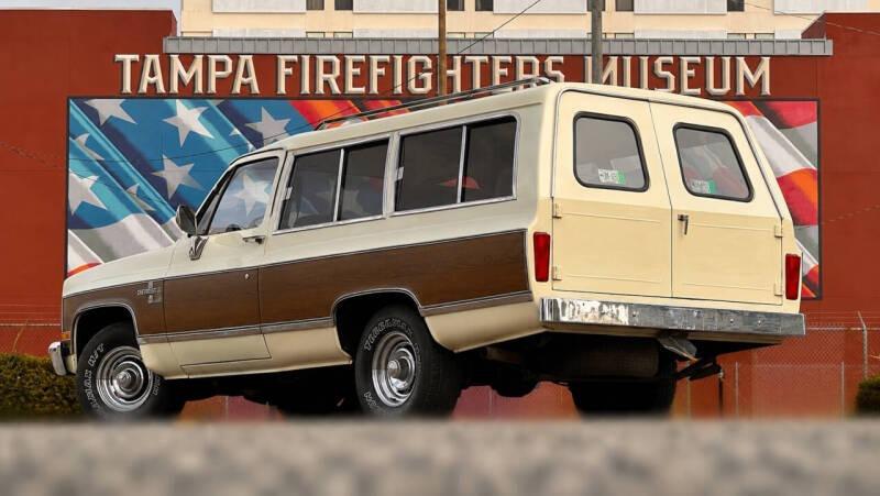 1981 Chevrolet C10 Suburban Caryall - 3
