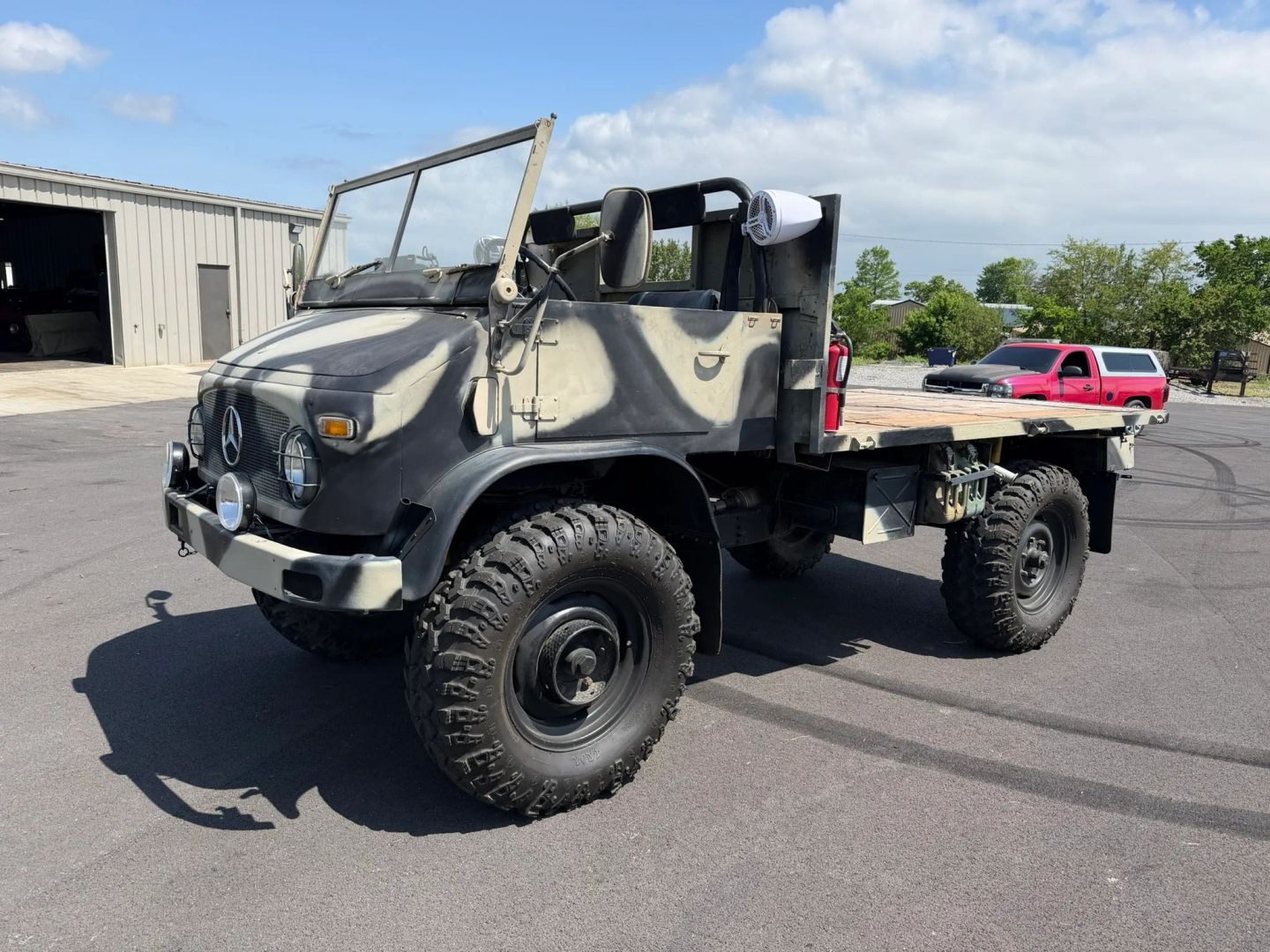  Mercedes-Benz Unimog