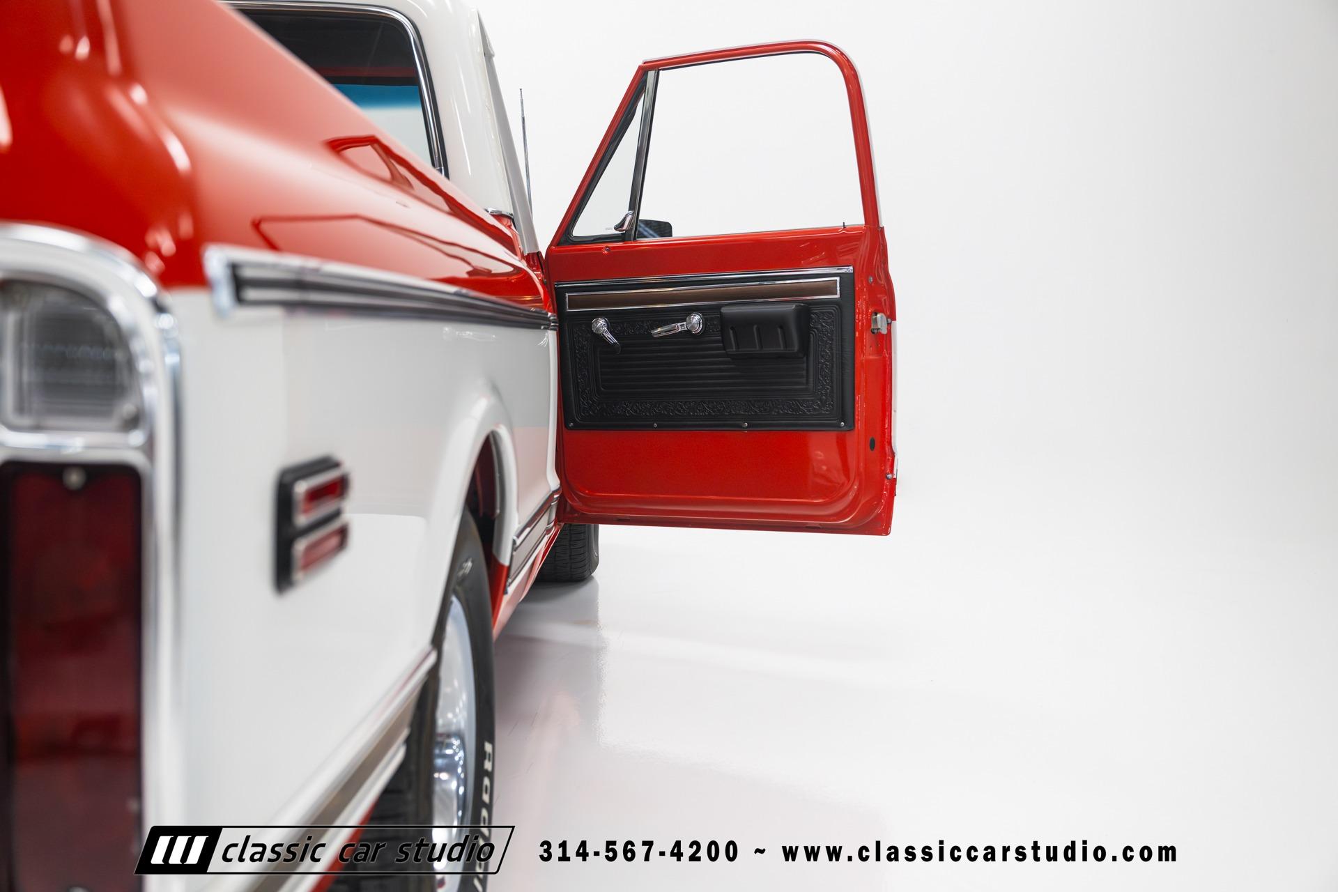 Frame-Off Restored 1971 Chevrolet C10 Cheyenne
