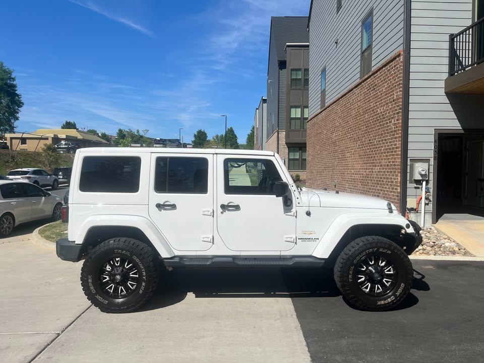 2013 Jeep Wrangler Sahara - 2