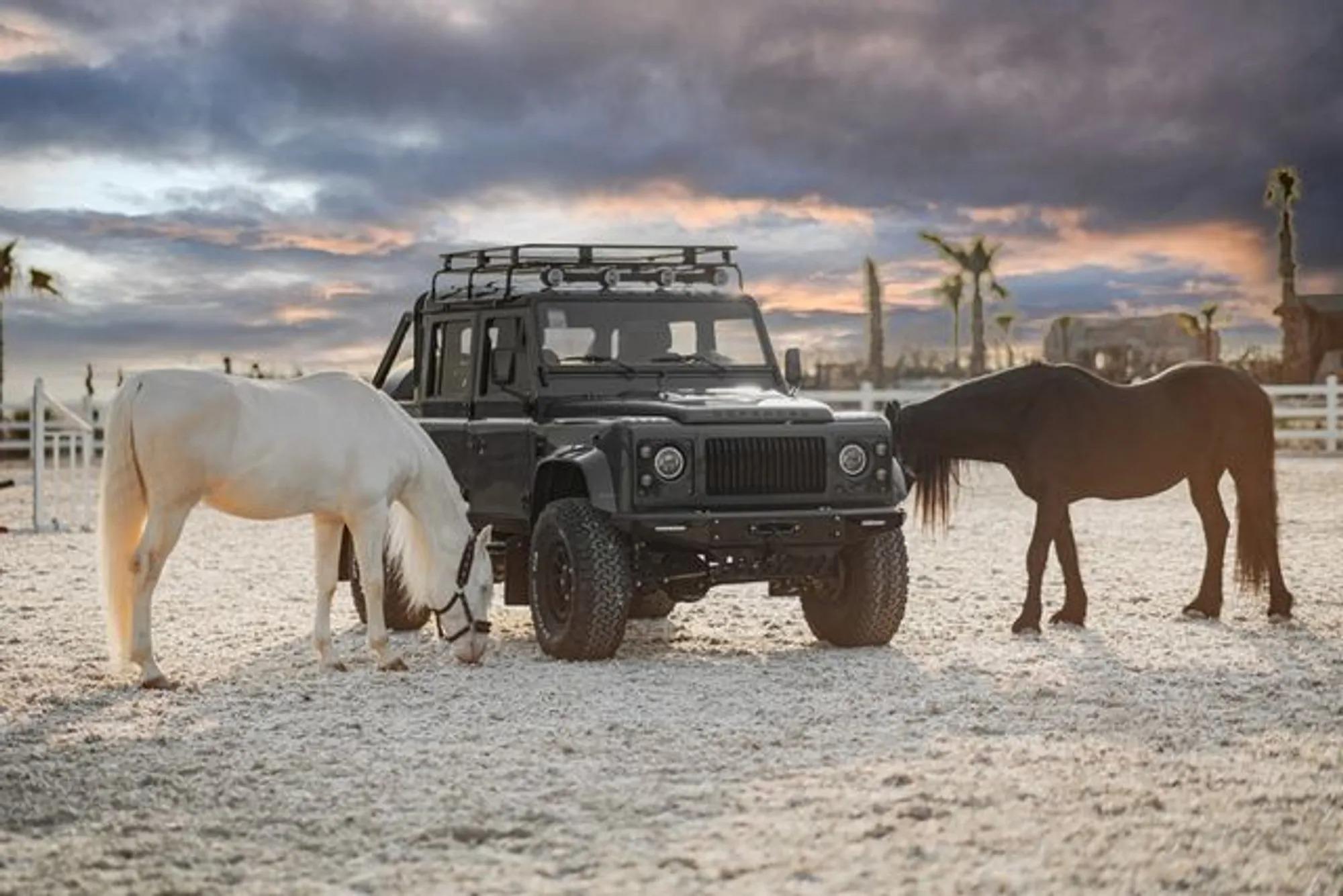 1991 Monarch Land Rover Defender 110 Pick Up EV - 3