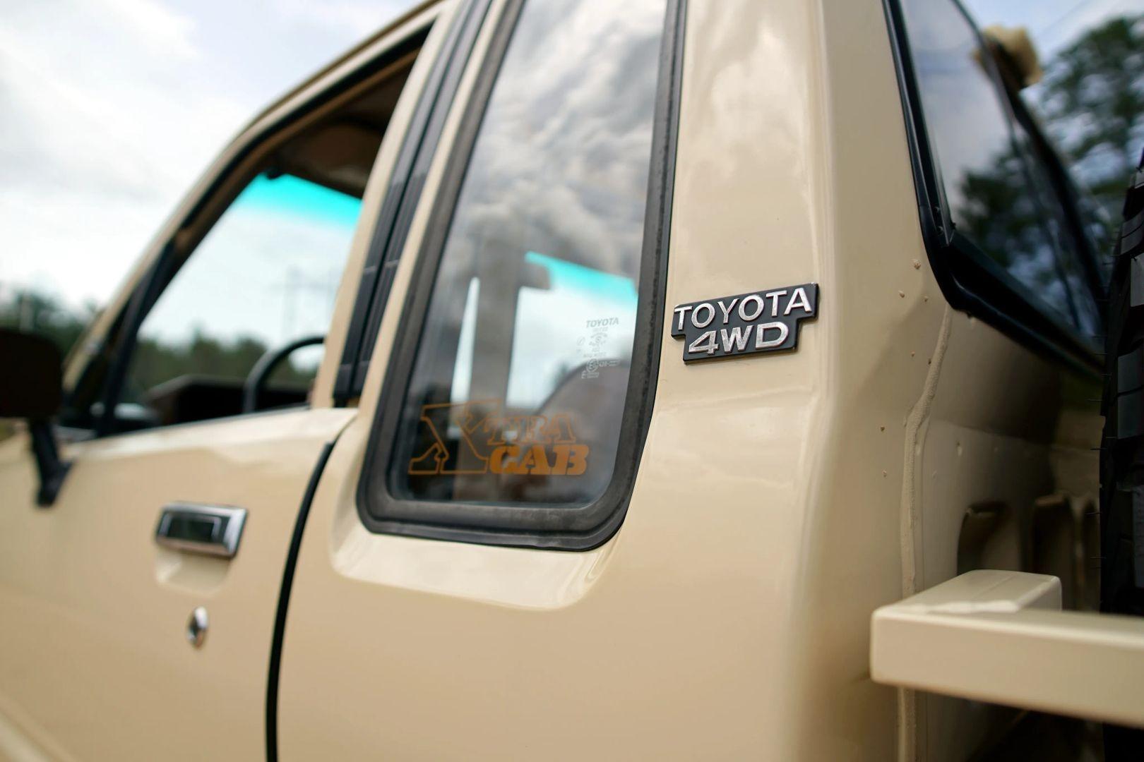 1984 Toyota Pickup Flatbed 4X4 Restomod