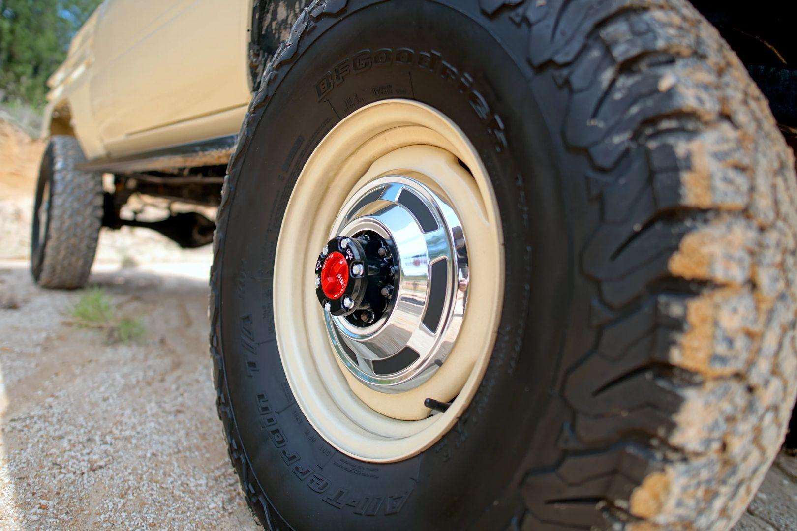 1984 Toyota Pickup Flatbed 4X4 Restomod