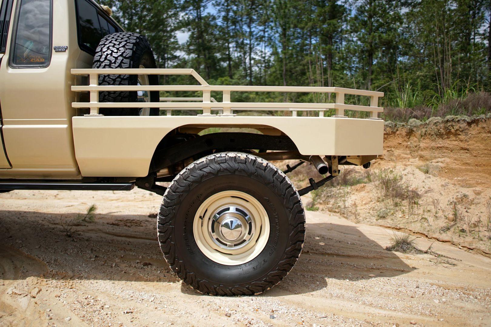 1984 Toyota Pickup Flatbed 4X4 Restomod