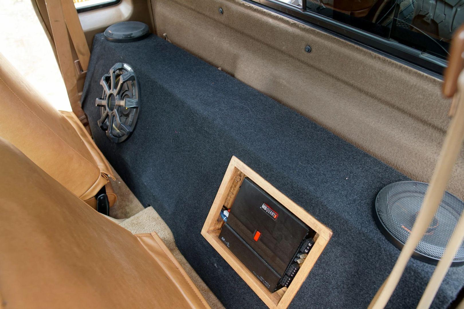 1984 Toyota Pickup Flatbed 4X4 Restomod