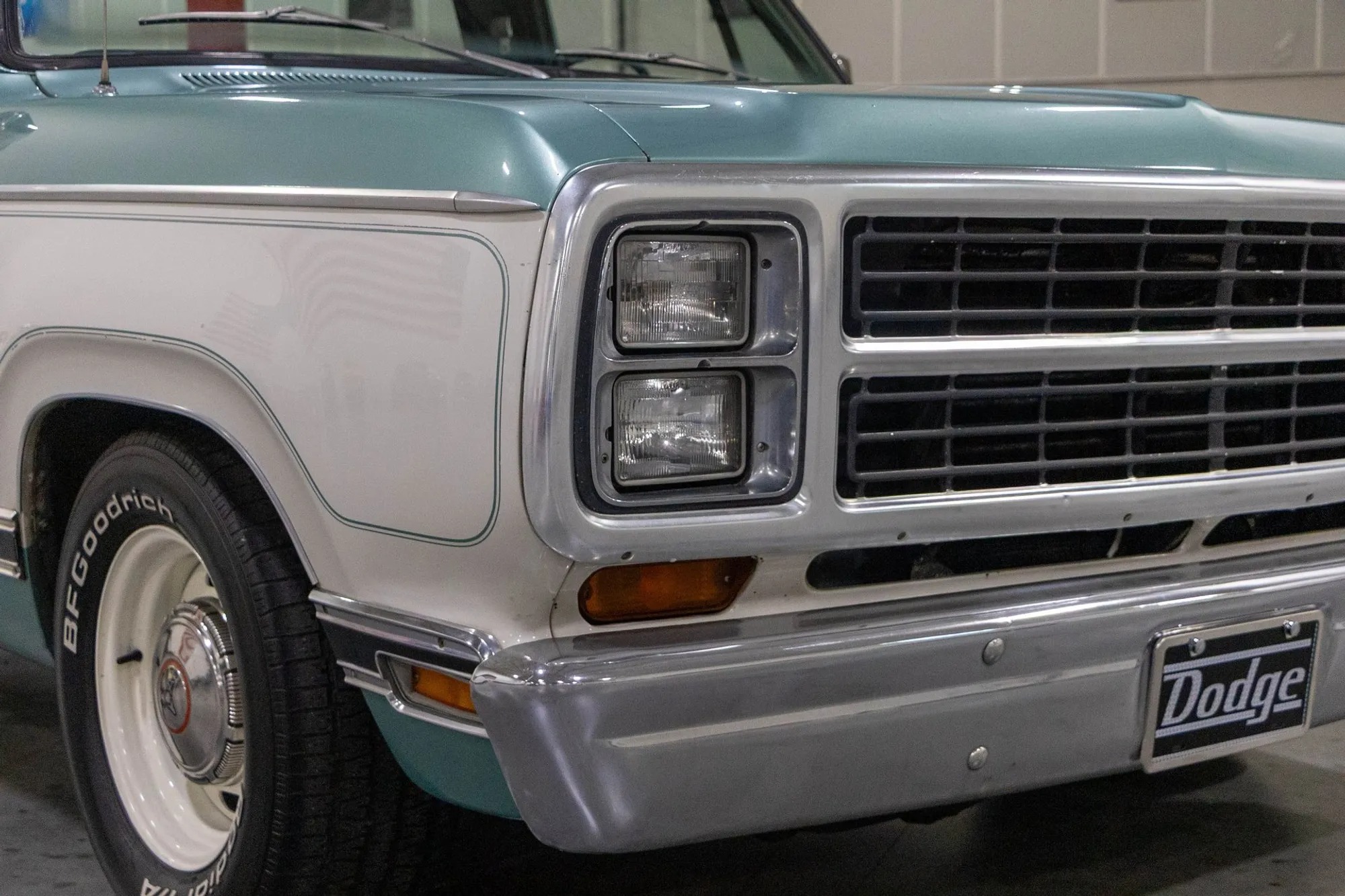 1980 Dodge D150 Adventurer