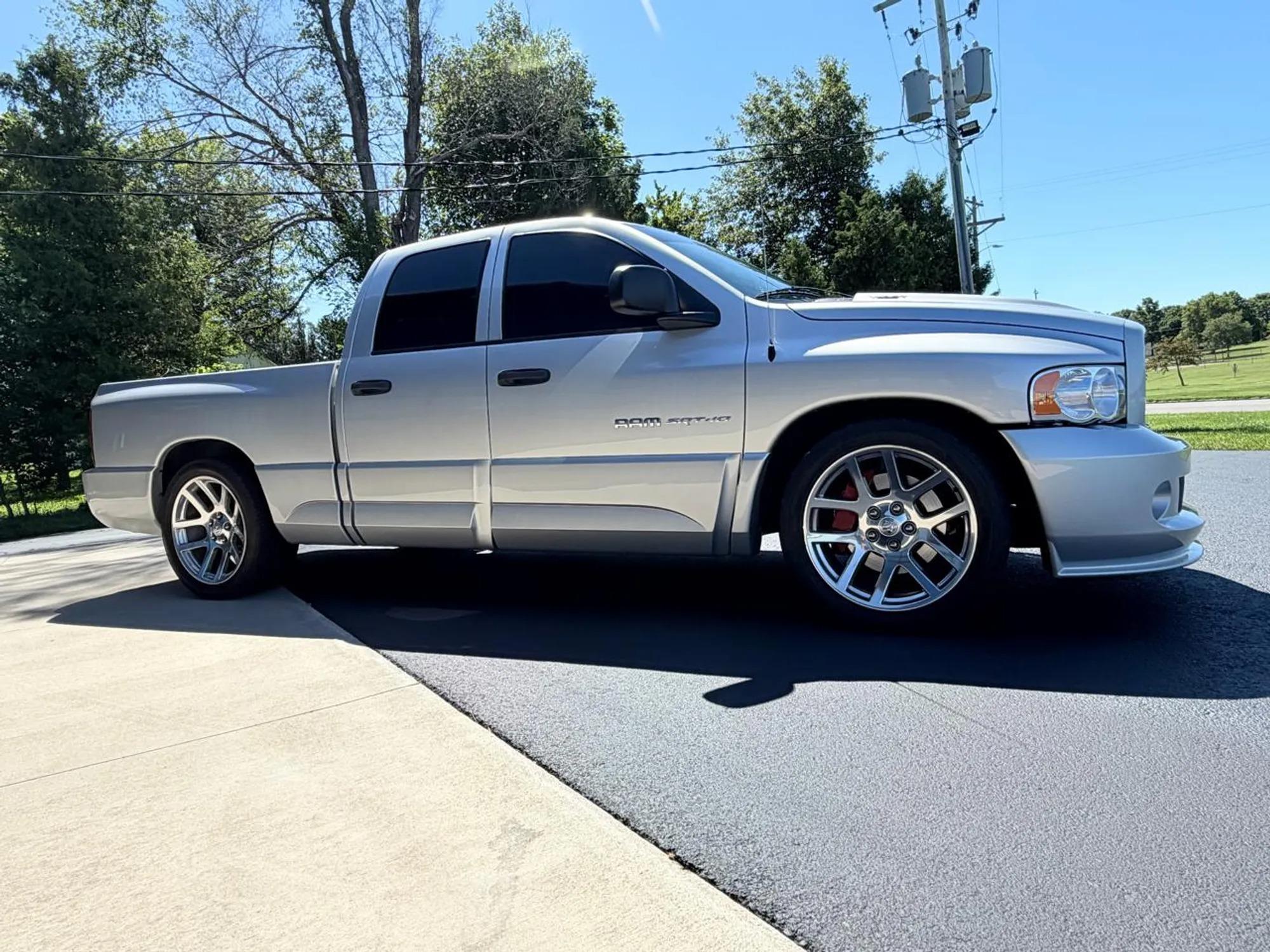 2005 Dodge Ram 1500 SRT