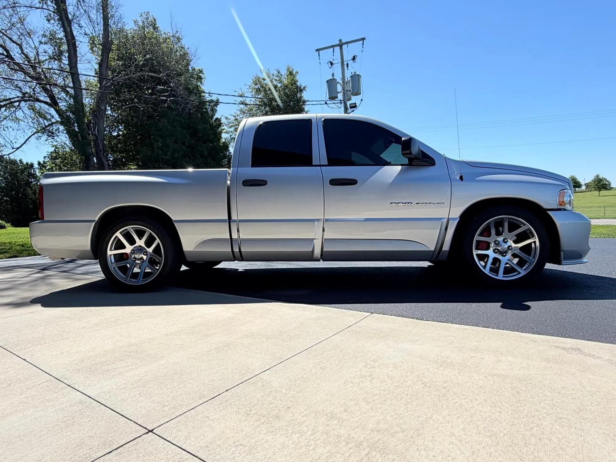 2005 Dodge Ram 1500 SRT