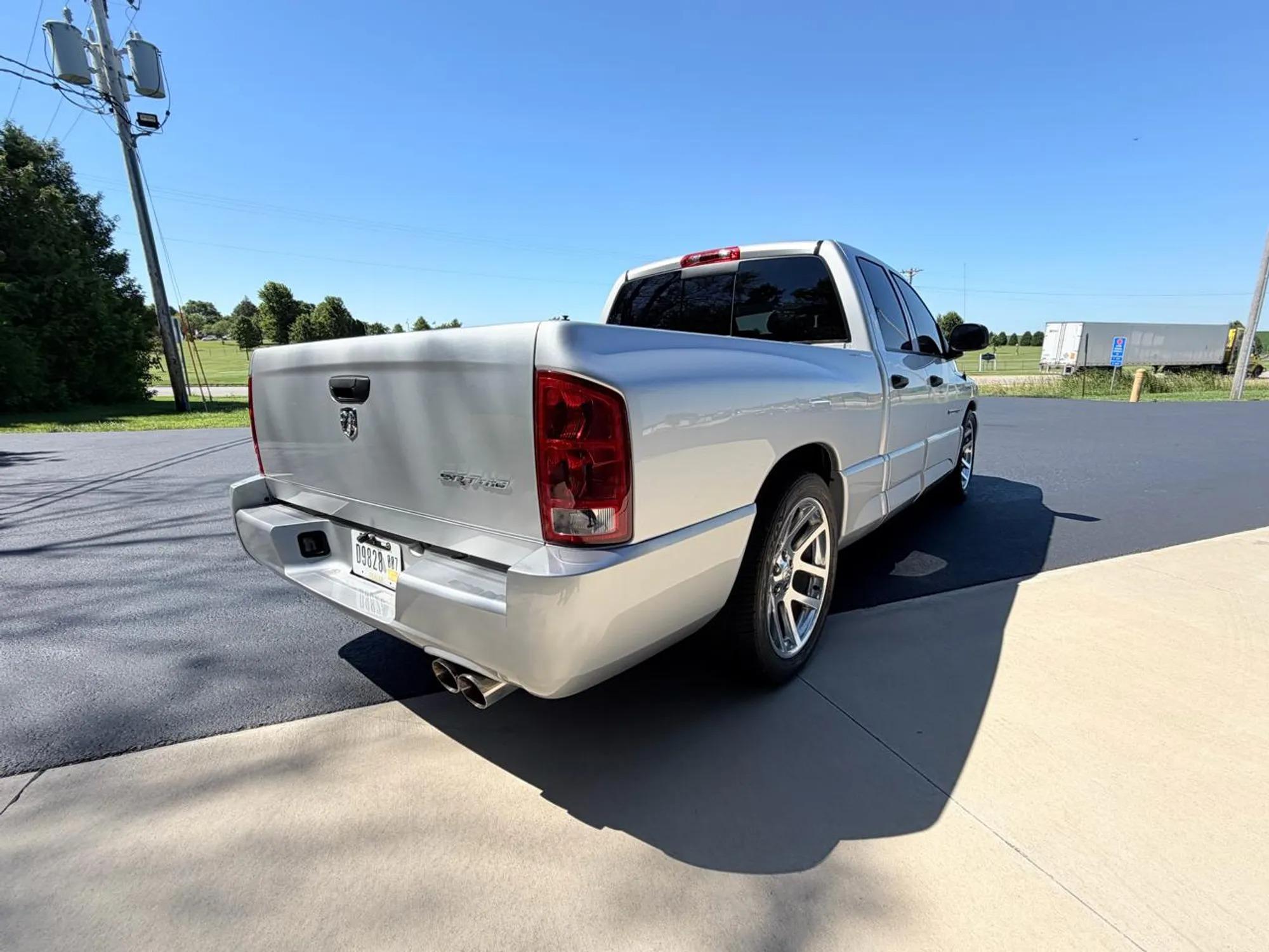 2005 Dodge Ram 1500 SRT
