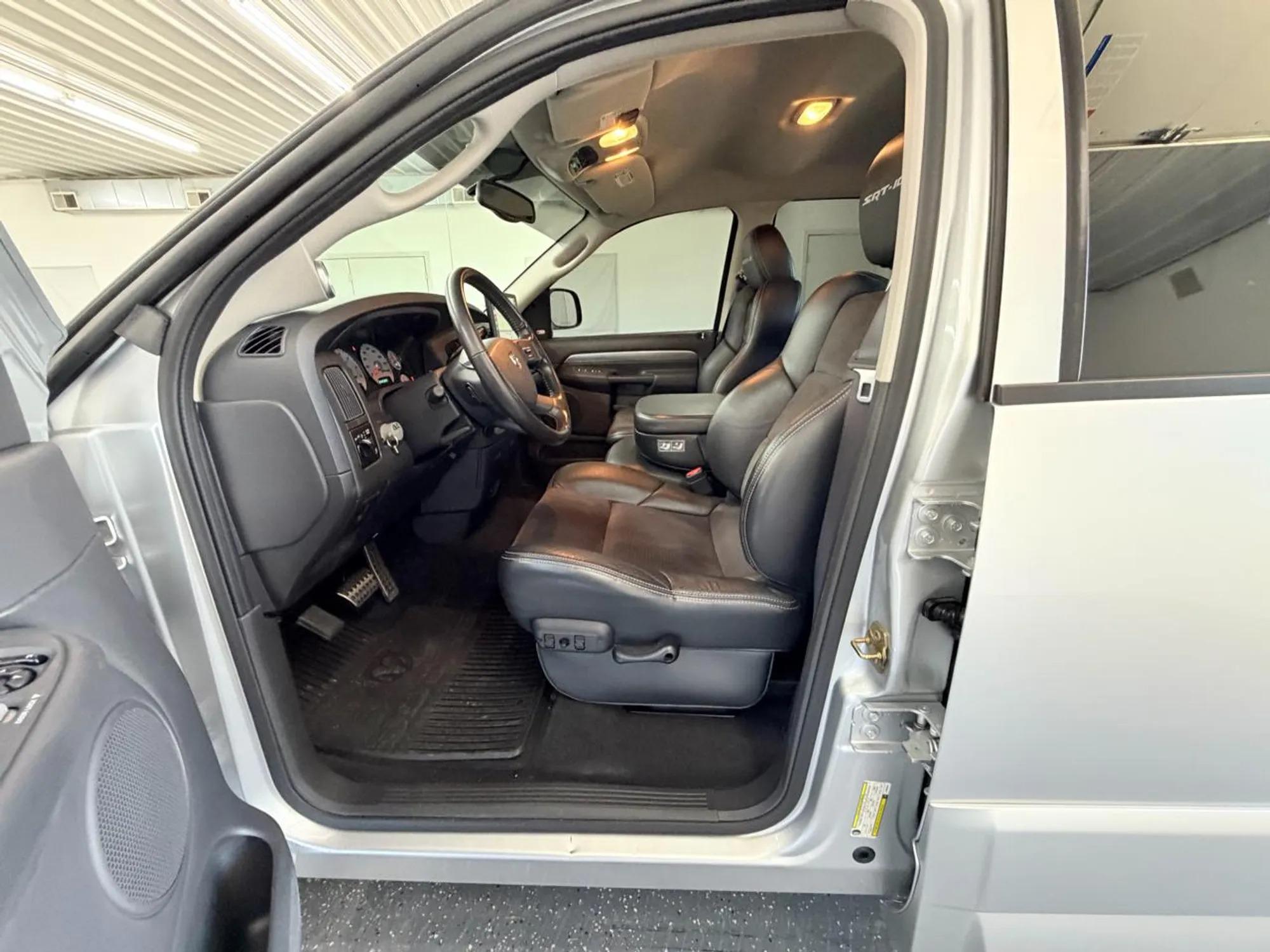 2005 Dodge Ram 1500 SRT