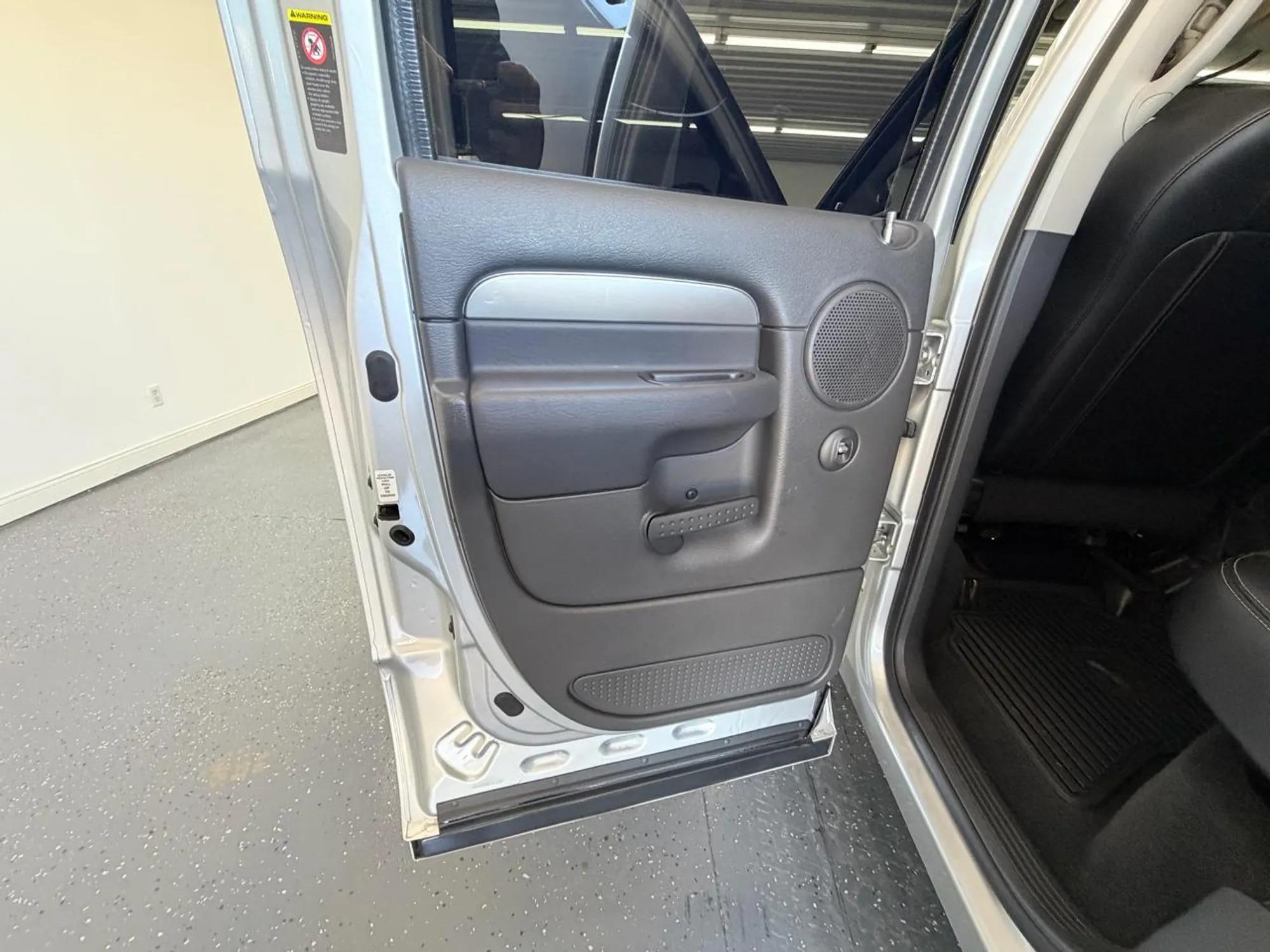 2005 Dodge Ram 1500 SRT