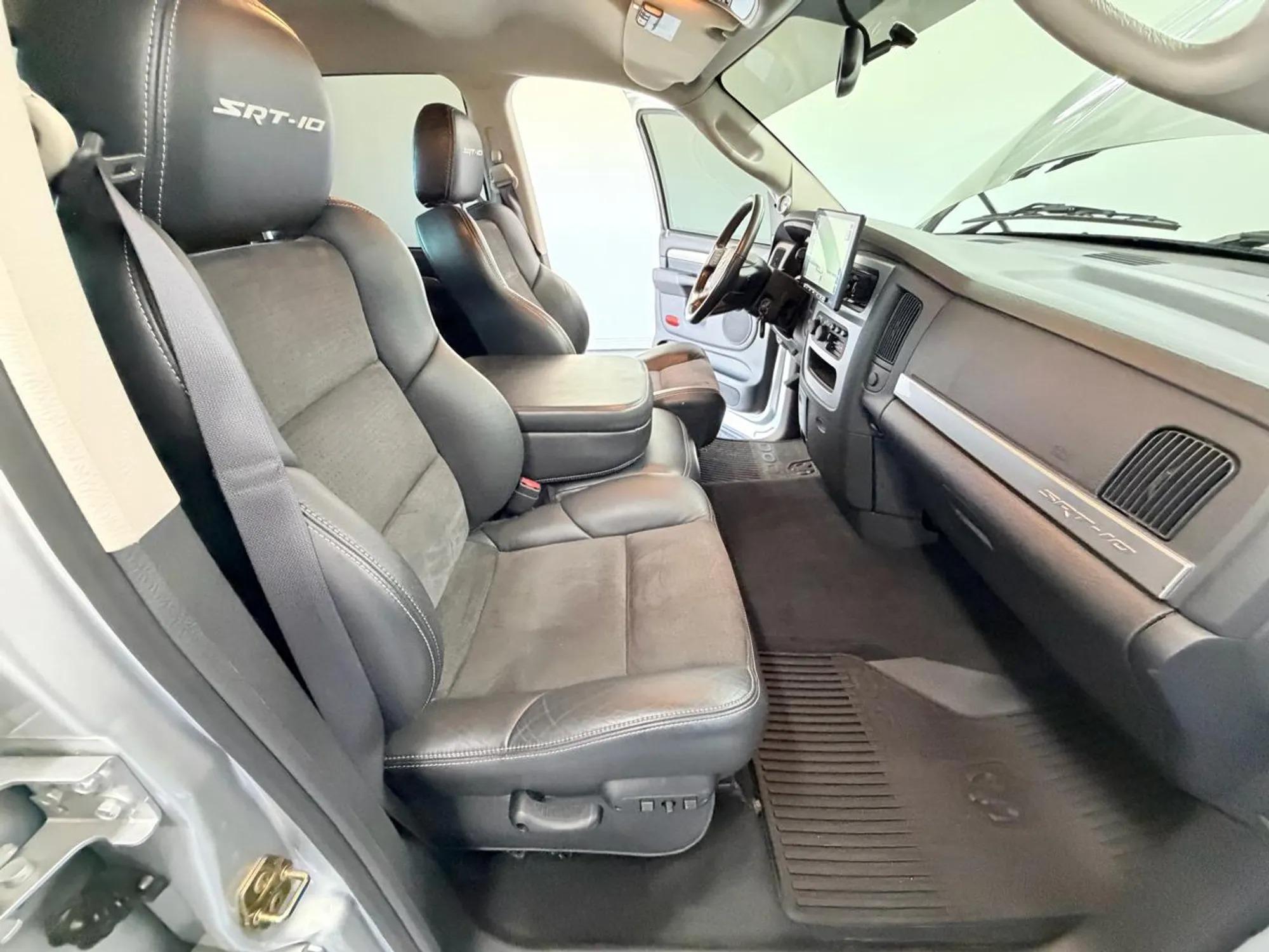 2005 Dodge Ram 1500 SRT