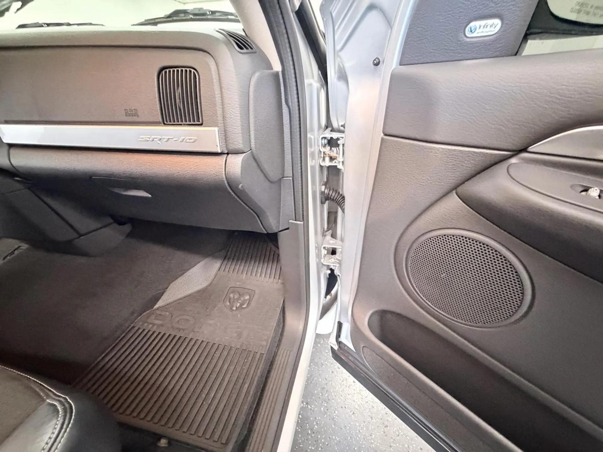2005 Dodge Ram 1500 SRT