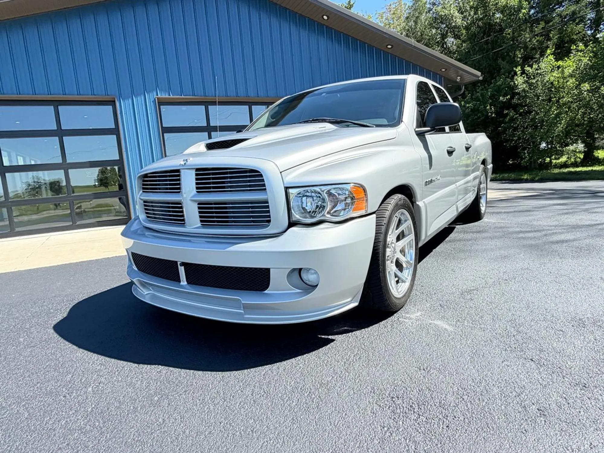 2005 Dodge Ram 1500 SRT - 5