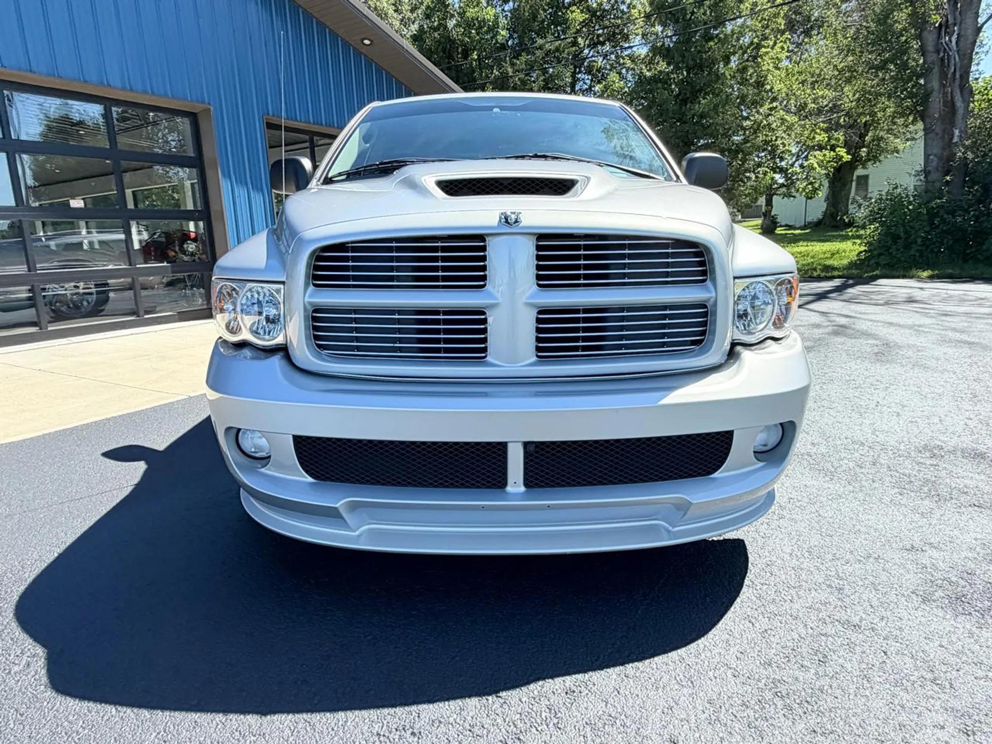 2005 Dodge Ram 1500 SRT