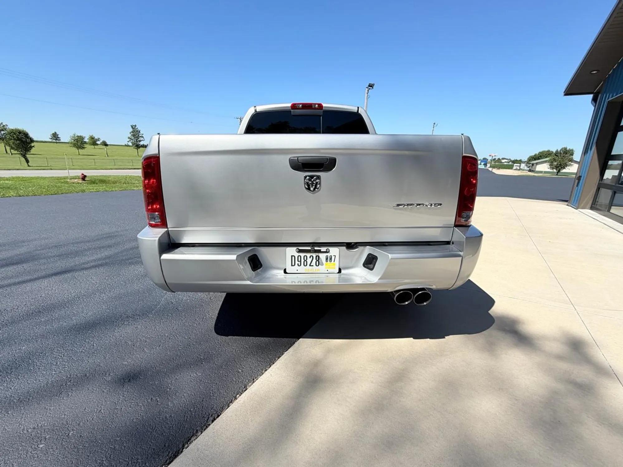 2005 Dodge Ram 1500 SRT