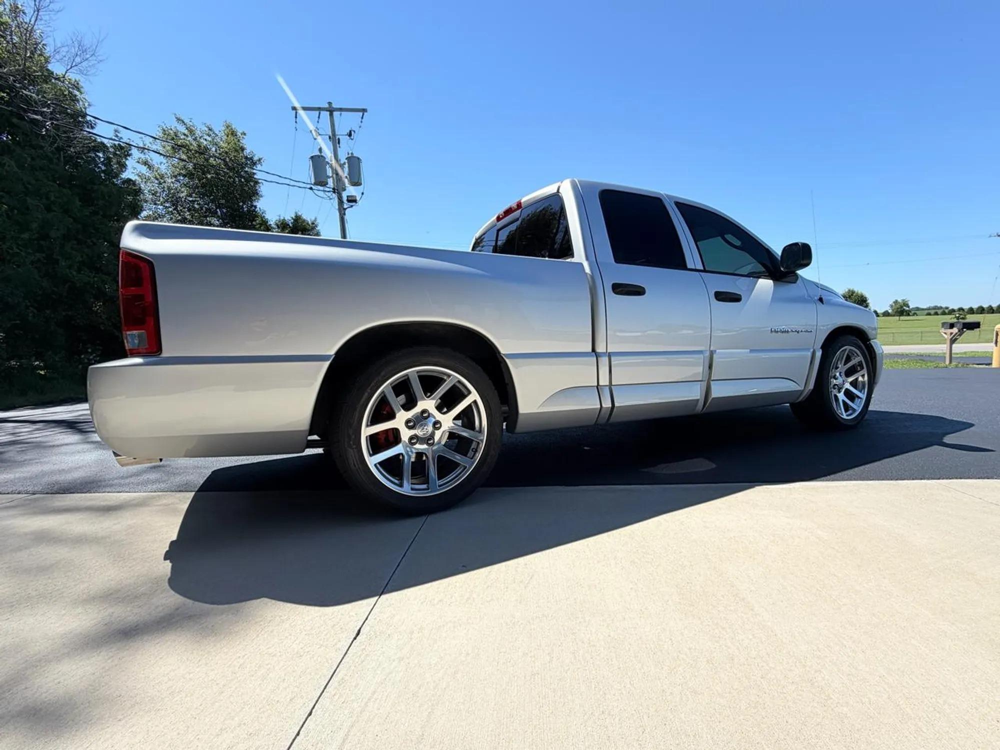2005 Dodge Ram 1500 SRT