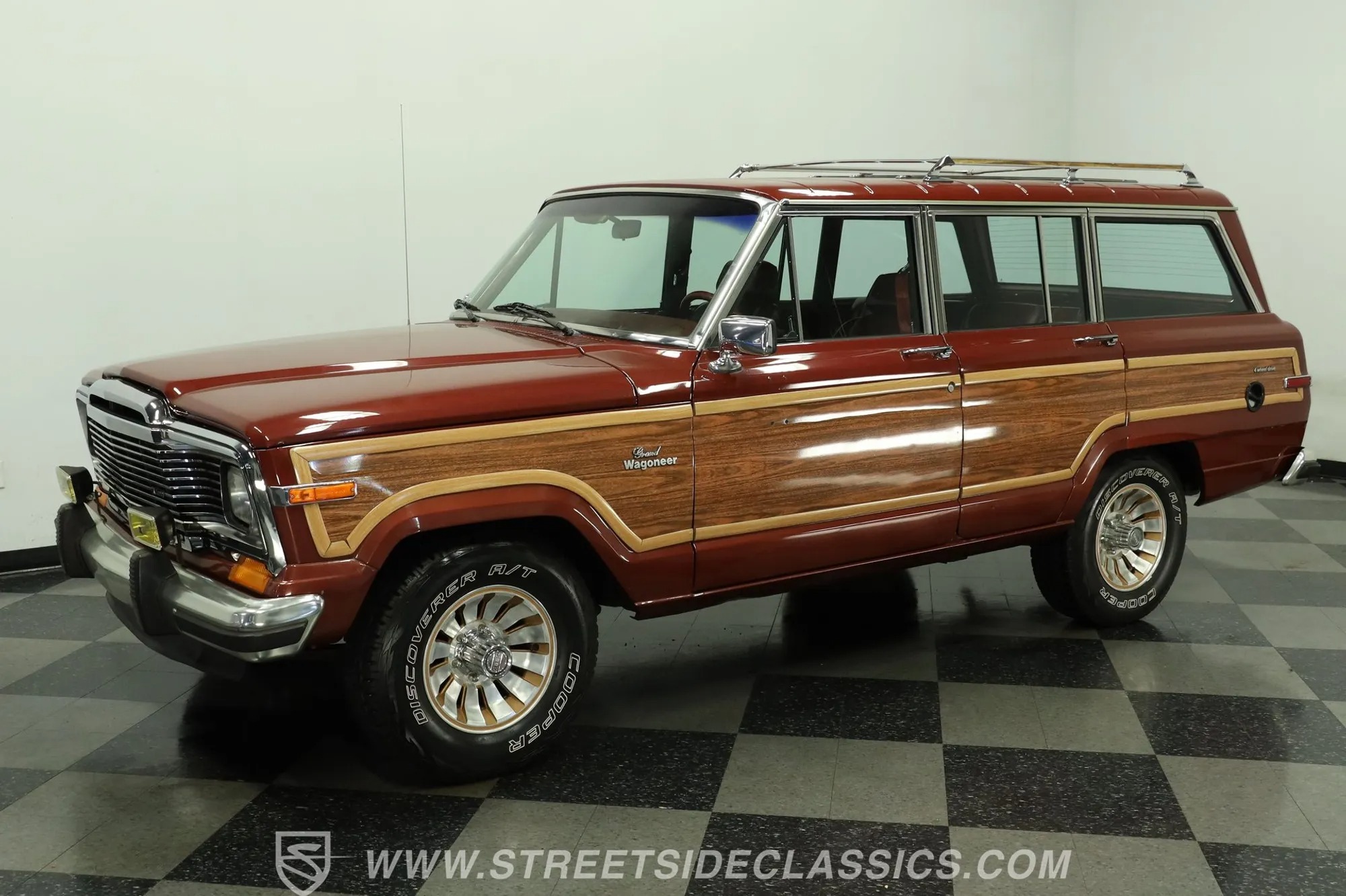 1985 Jeep Grand Wagoneer - 3