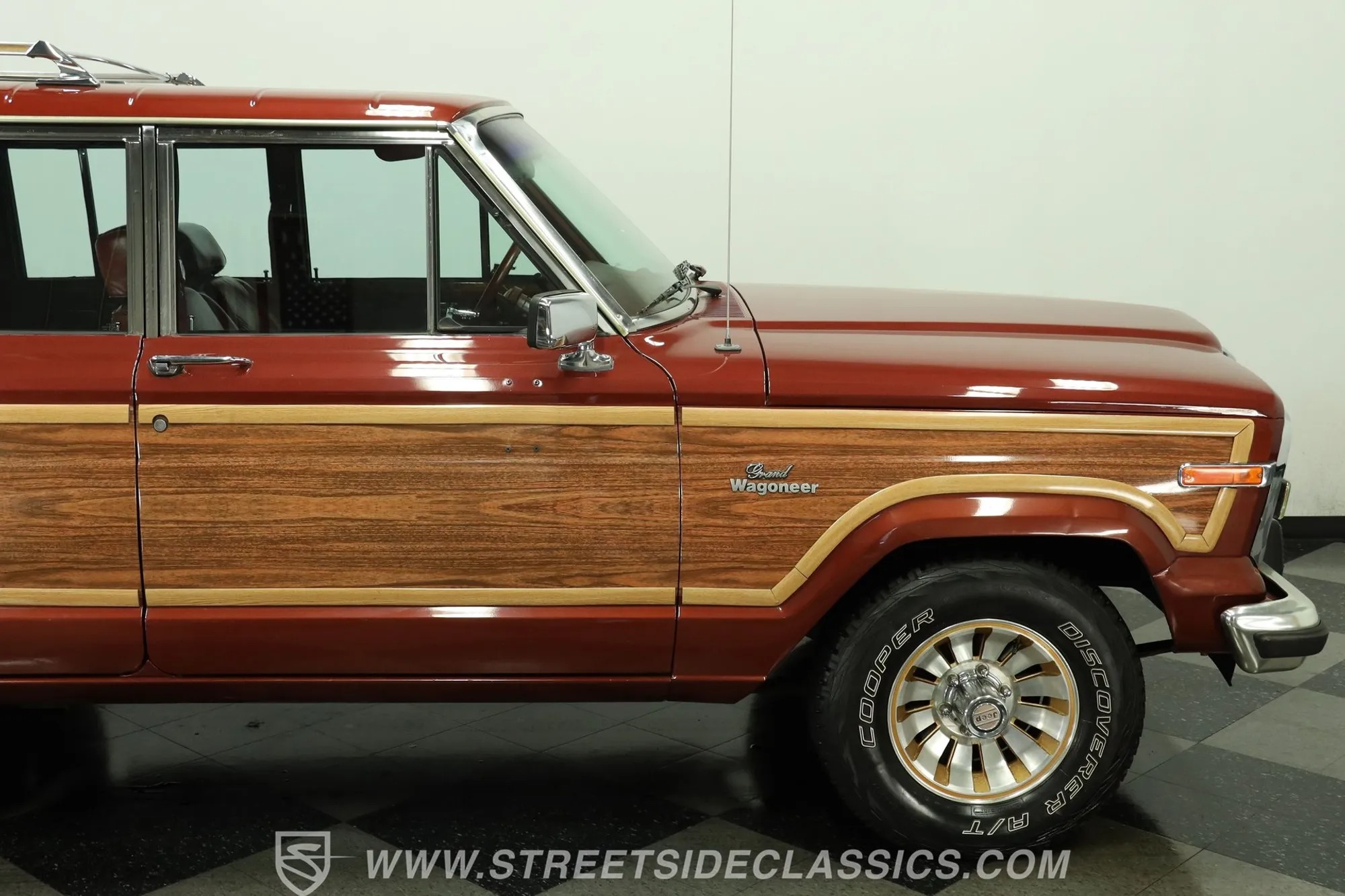 1985 Jeep Grand Wagoneer