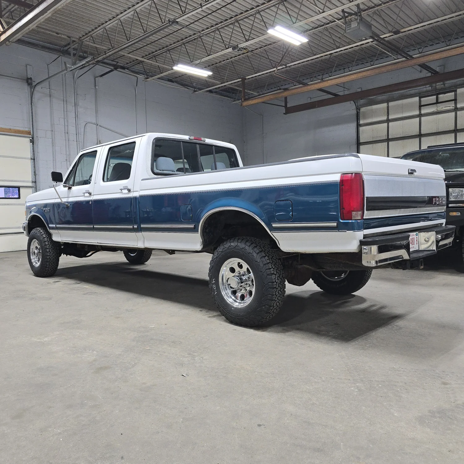 1995 Ford F-350 XLT - 2