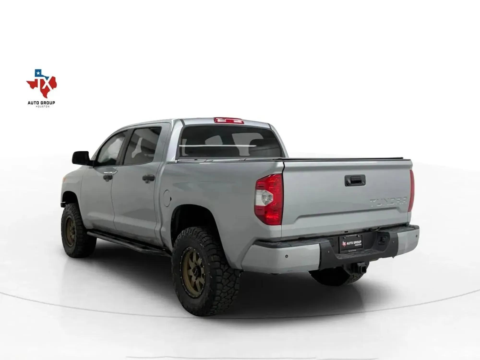 2017 Toyota Tundra Crewmax SR5 - 2