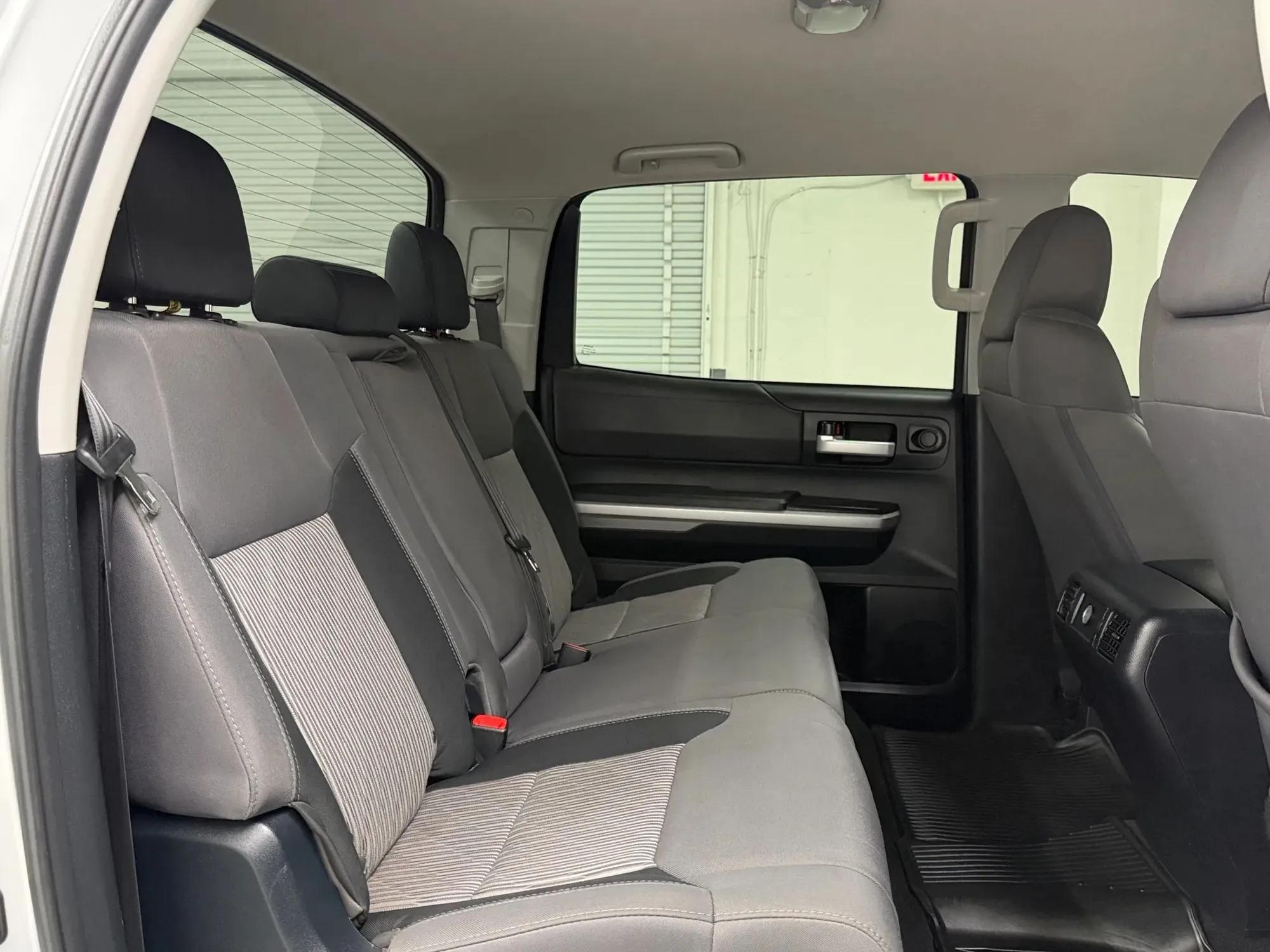2017 Toyota Tundra Crewmax SR5
