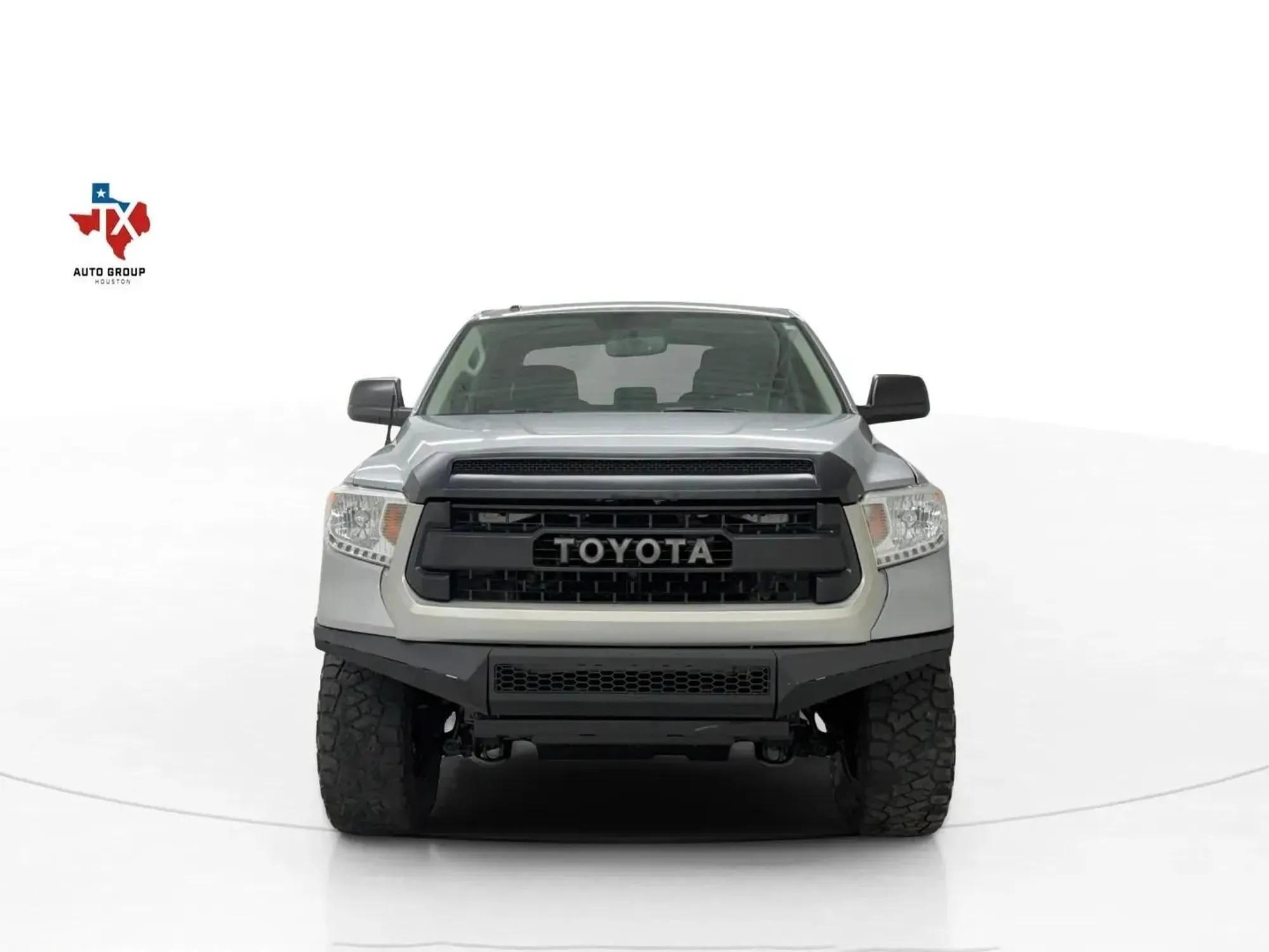 2017 Toyota Tundra Crewmax SR5 - 3