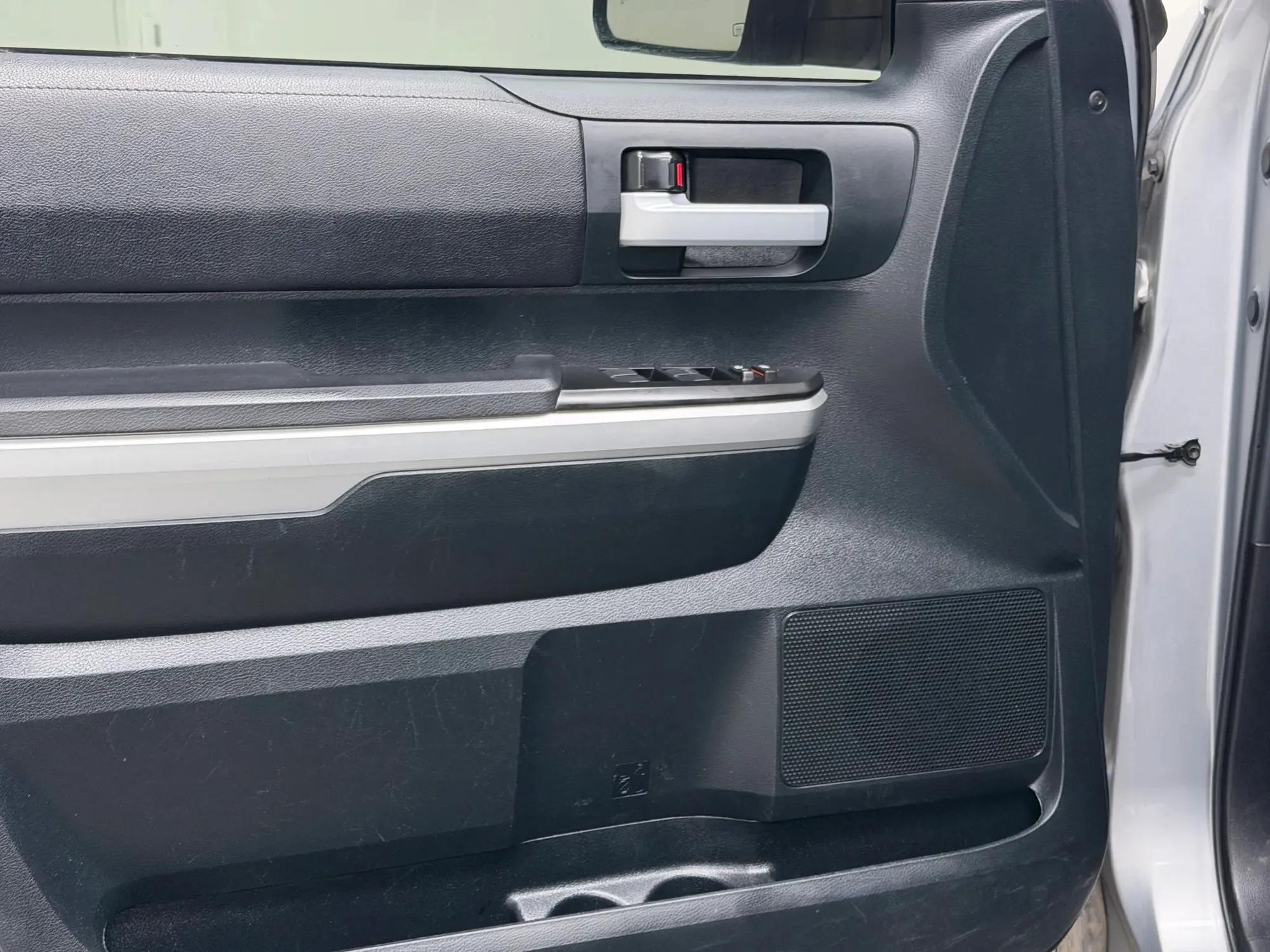 2017 Toyota Tundra Crewmax SR5