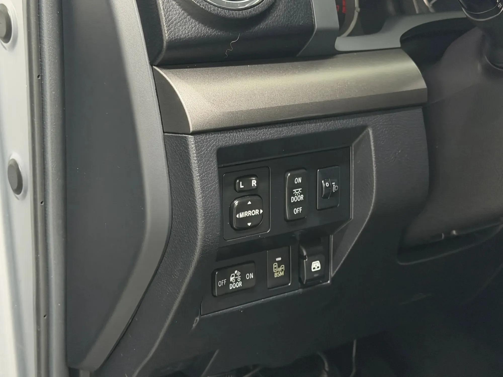 2017 Toyota Tundra Crewmax SR5
