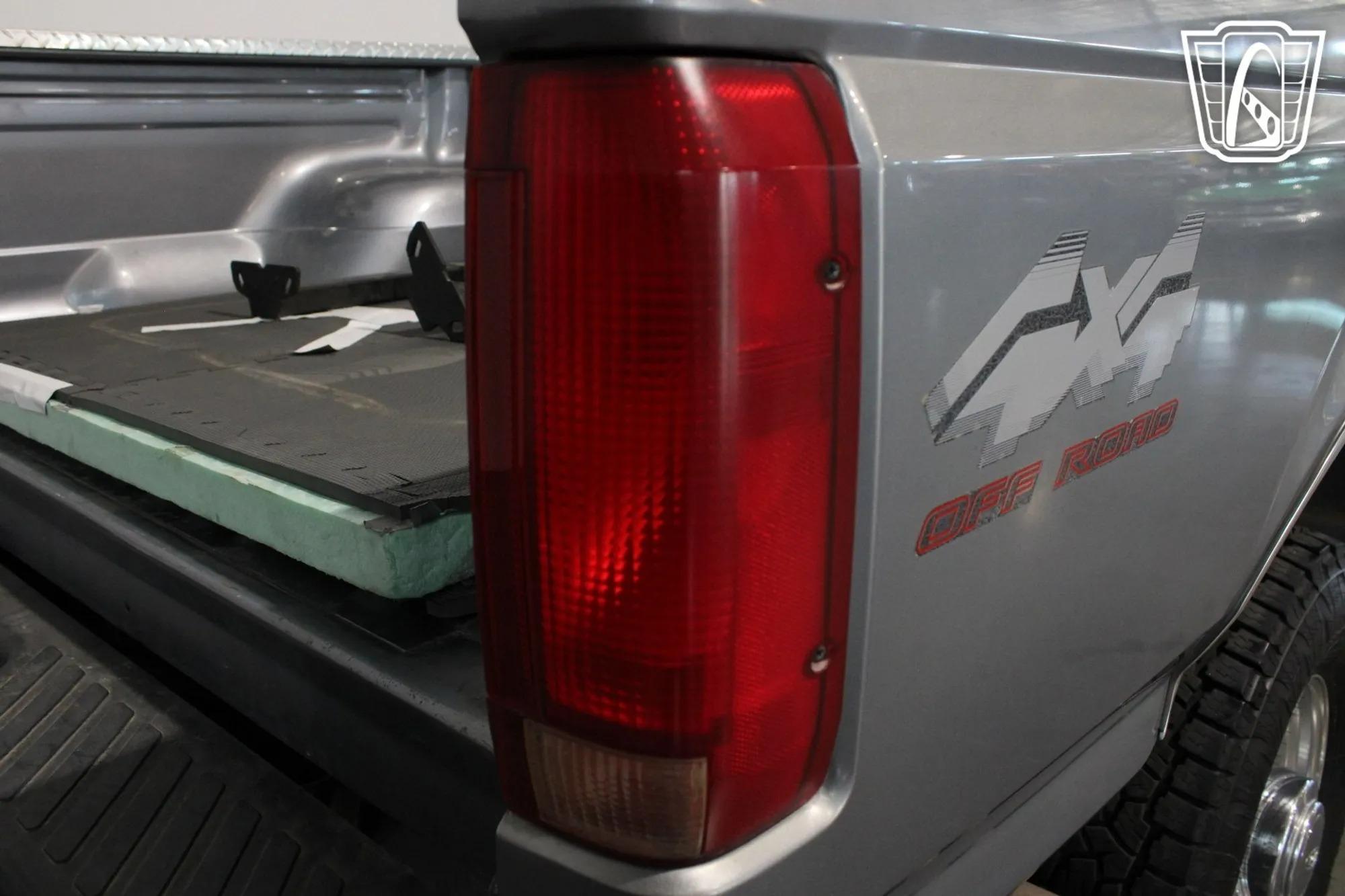 26k-Mile 1996 Ford F-350
