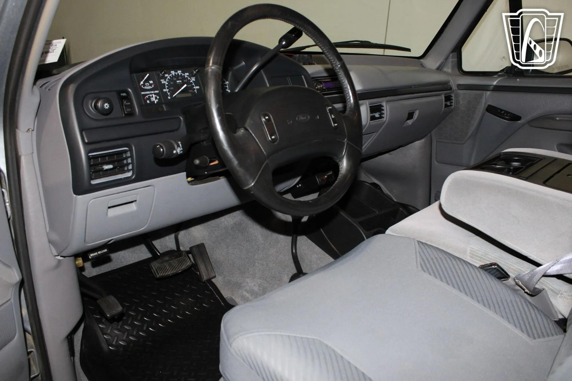 26k-Mile 1996 Ford F-350