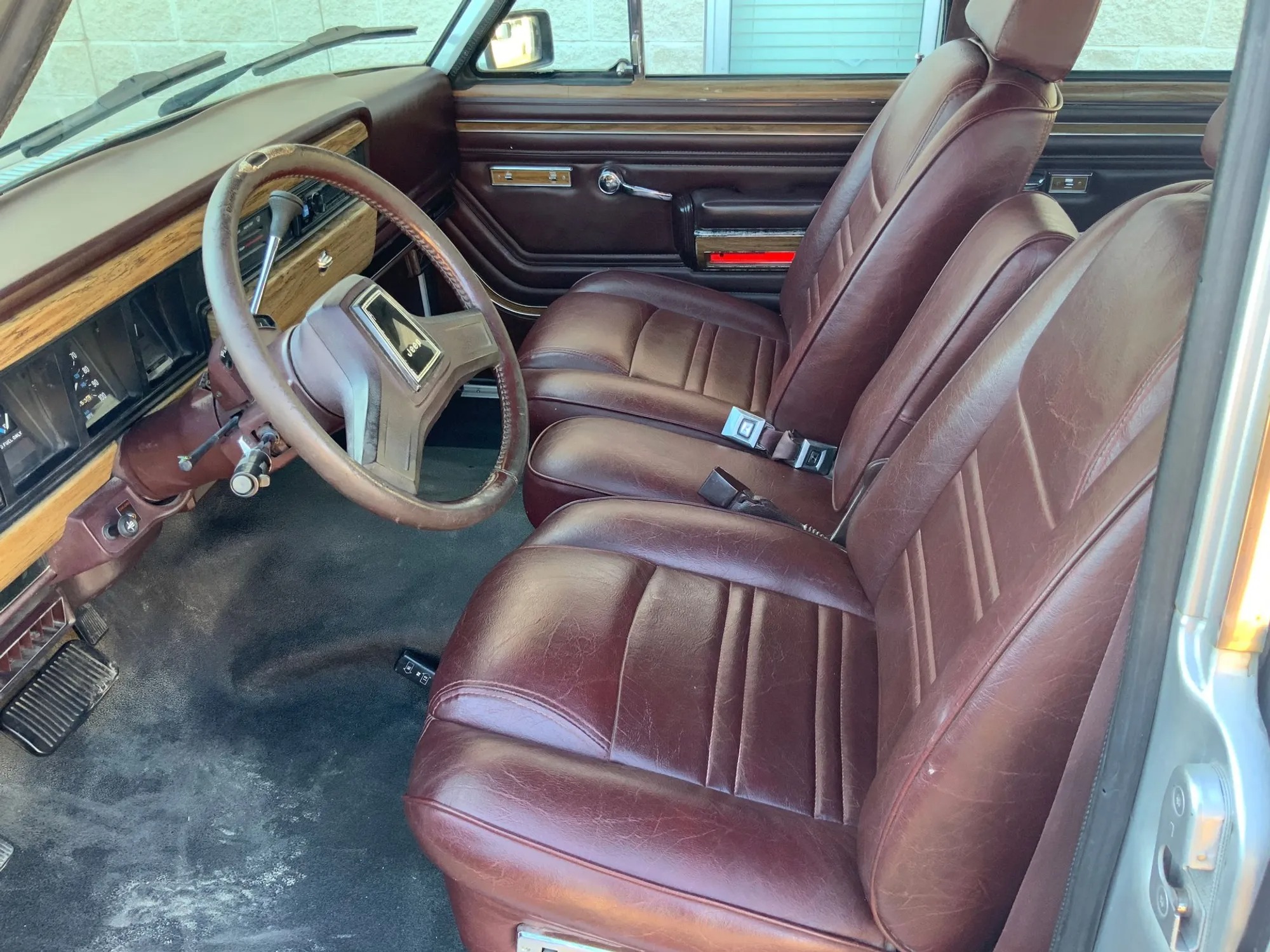 1987 Jeep Grand Wagoneer