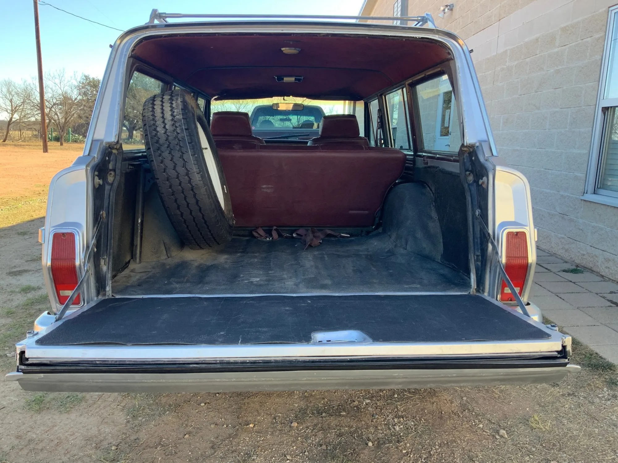 1987 Jeep Grand Wagoneer