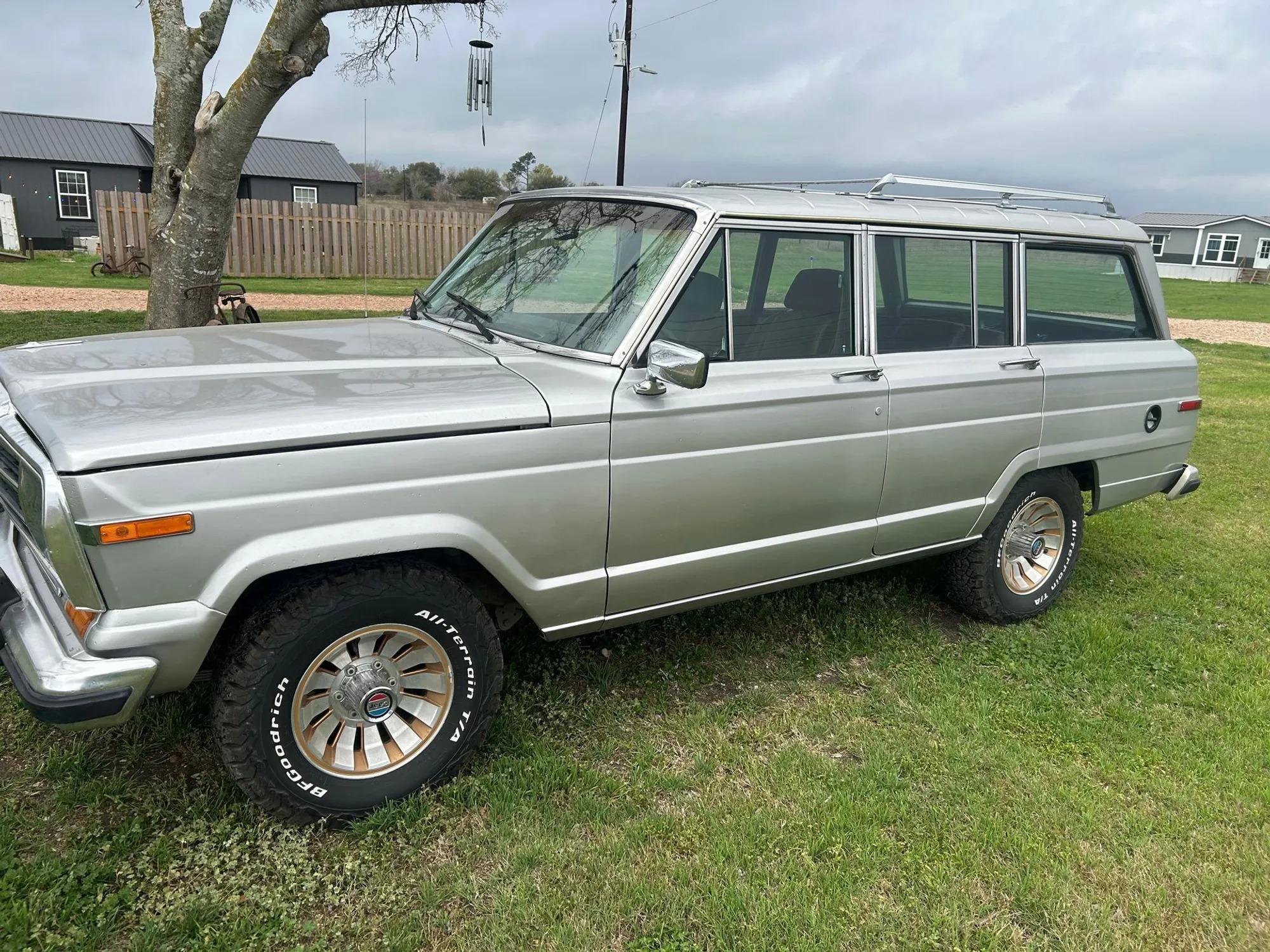 1987 Jeep Grand Wagoneer
