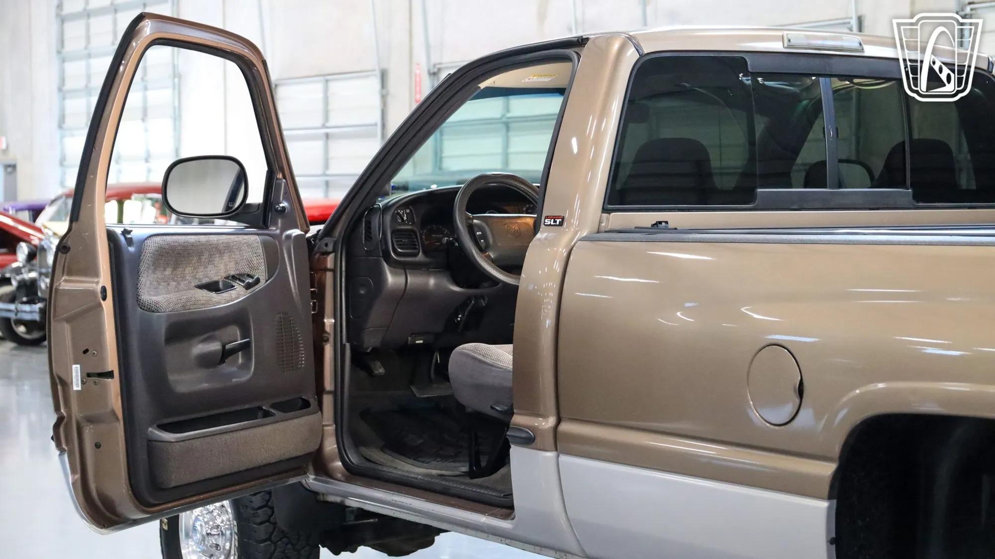 2000 Dodge Ram 2500 Laramie SLT